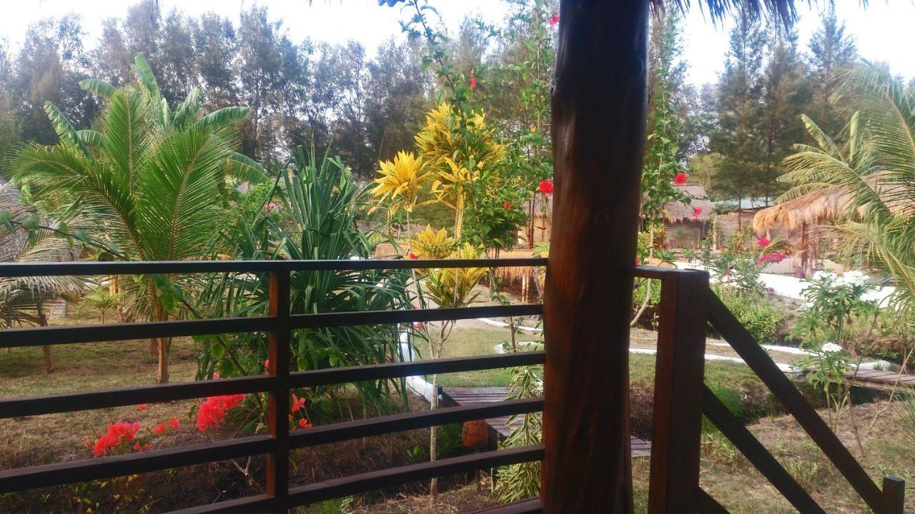 Adeng-Adeng Bungalows Gili Meno Habitación foto
